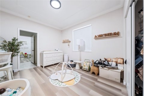 Снять в аренду виллу или дом в Уэстон, Флорида 5 спален, 245.63м2, № 1992513 - фото 21