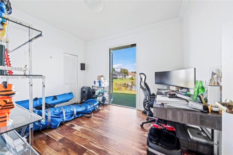 Снять в аренду виллу или дом в Уэстон, Флорида 5 спален, 245.63м2, № 1992513 - фото 22