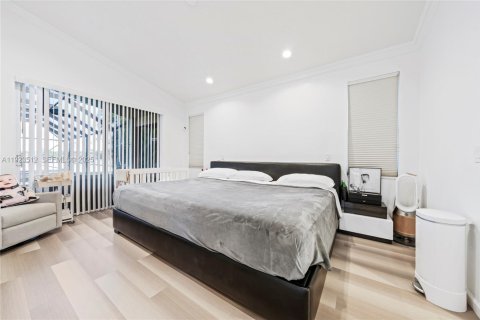 Снять в аренду виллу или дом в Уэстон, Флорида 5 спален, 245.63м2, № 1992513 - фото 20