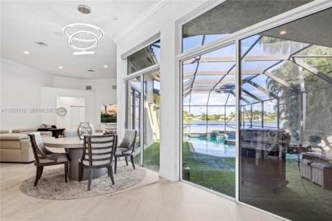 Снять в аренду виллу или дом в Уэстон, Флорида 5 спален, 245.63м2, № 1992513 - фото 11