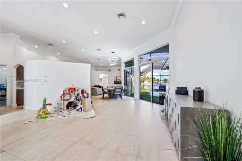 Снять в аренду виллу или дом в Уэстон, Флорида 5 спален, 245.63м2, № 1992513 - фото 8