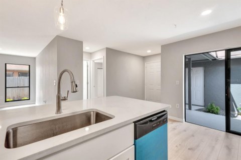 Casa en venta en Sarasota, Florida, 3 dormitorios, 115.66 m2 № 1765199 - foto 15