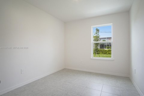 Villa ou maison à vendre à Port St. Lucie, Floride: 4 chambres, 170.38 m2 № 2002839 - photo 12