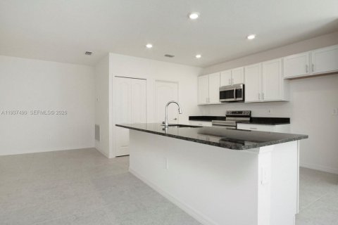 Villa ou maison à vendre à Port St. Lucie, Floride: 4 chambres, 170.38 m2 № 2002839 - photo 2