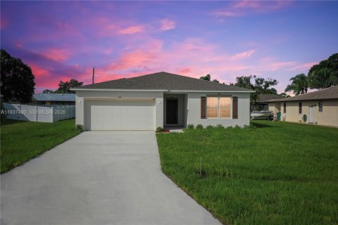 Villa ou maison à Port St. Lucie, Floride 4 chambres, 170.38 m2 № 2002839
