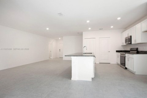 Villa ou maison à vendre à Port St. Lucie, Floride: 4 chambres, 170.38 m2 № 2002839 - photo 3