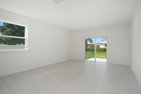 Villa ou maison à vendre à Port St. Lucie, Floride: 4 chambres, 170.38 m2 № 2002839 - photo 6