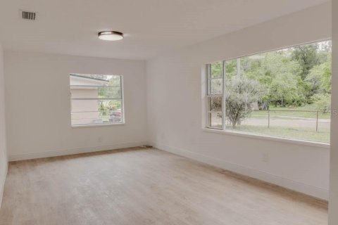 House in Altamonte Springs, Florida 3 bedrooms, 175.68 sq.m. № 2310331 - photo 4