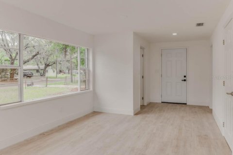House in Altamonte Springs, Florida 3 bedrooms, 175.68 sq.m. № 2310331 - photo 3