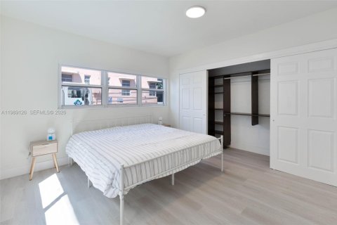 Condo in Miami Beach, Florida, 2 bedrooms  № 2051421 - photo 14