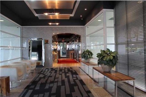 Condominio en Miami, Florida, 2 dormitorios  № 2008399