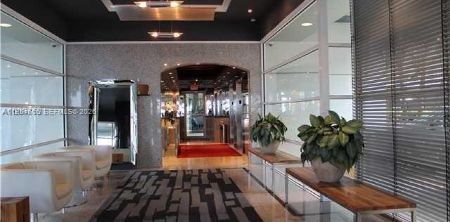Condominio en Miami, Florida, 2 dormitorios  № 2008399