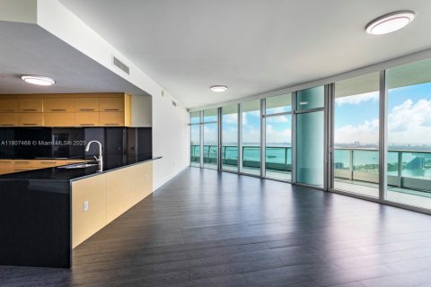 Condo in Miami, Florida, 3 bedrooms  № 1748799 - photo 3
