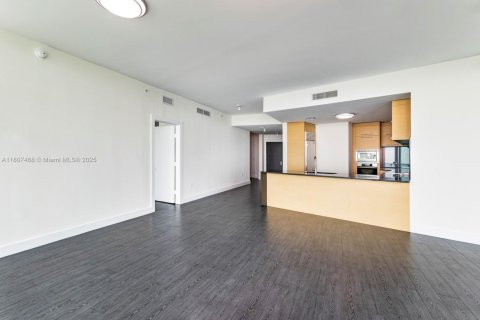 Condo in Miami, Florida, 3 bedrooms  № 1748799 - photo 13