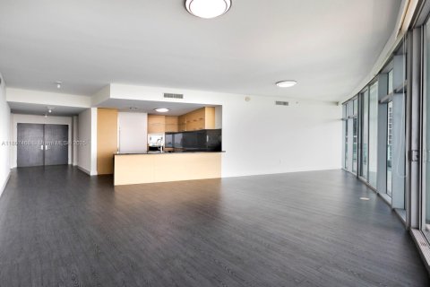 Condo in Miami, Florida, 3 bedrooms  № 1748799 - photo 12