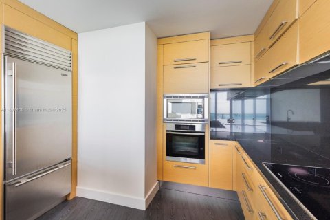 Condo in Miami, Florida, 3 bedrooms  № 1748799 - photo 15