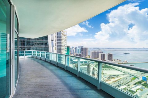 Condo in Miami, Florida, 3 bedrooms  № 1748799 - photo 11