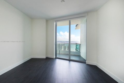 Condo in Miami, Florida, 3 bedrooms  № 1748799 - photo 16