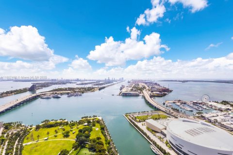 Condo in Miami, Florida, 3 bedrooms  № 1748799 - photo 8