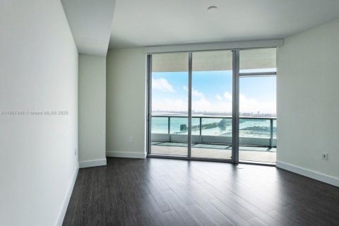 Condo in Miami, Florida, 3 bedrooms  № 1748799 - photo 18