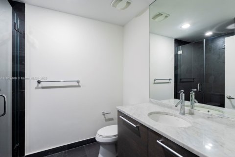 Condo in Miami, Florida, 3 bedrooms  № 1748799 - photo 17