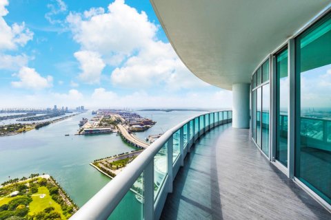 Condo in Miami, Florida, 3 bedrooms  № 1748799 - photo 5