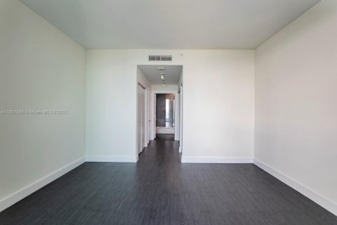 Condo in Miami, Florida, 3 bedrooms  № 1748799 - photo 19