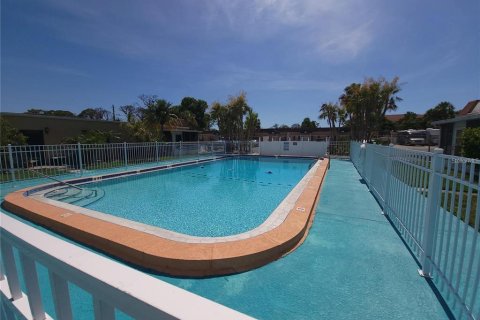 Condominio en alquiler en New Port Richey, Florida, 2 dormitorios, 73.58 m2 № 2396004 - foto 10