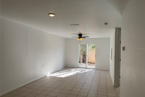 Condominio en alquiler en New Port Richey, Florida, 2 dormitorios, 73.58 m2 № 2396004 - foto 5