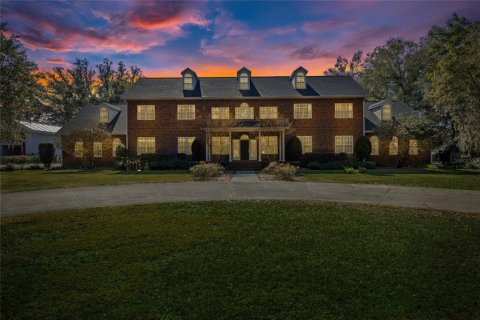 House in Ocala, Florida 6 bedrooms, 588.72 sq.m. № 1536128 - photo 1