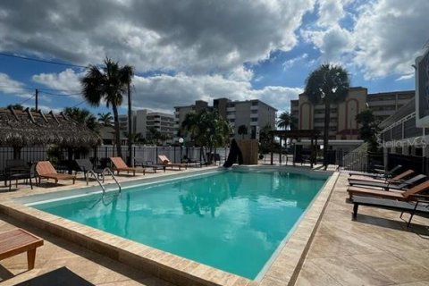 Hôtel, hôtellerie à vendre à Madeira Beach, Floride: 1256.87 m2 № 1541930 - photo 12
