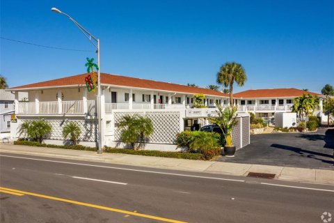 Hôtel, hôtellerie à vendre à Madeira Beach, Floride: 1256.87 m2 № 1541930 - photo 1