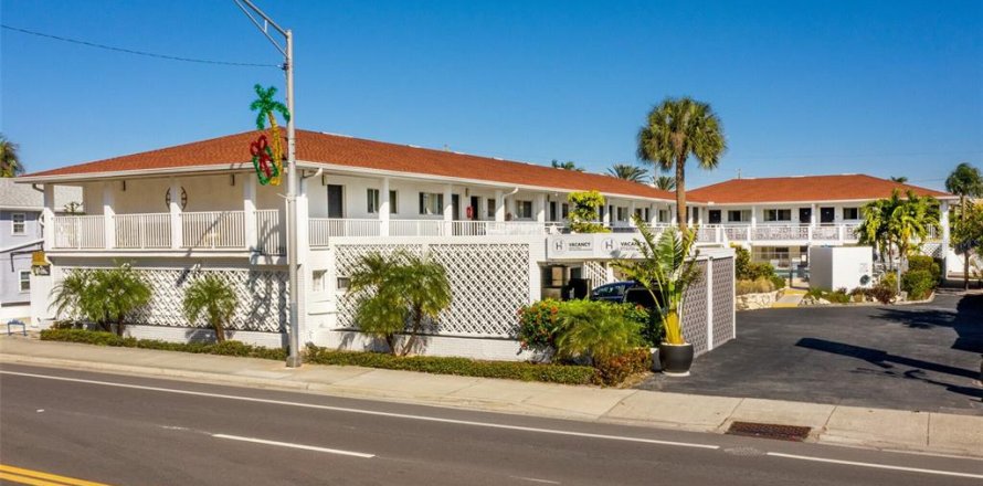 Hôtel, hôtellerie à Madeira Beach, Floride 1256.87 m2 № 1541930