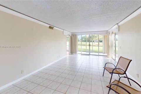 Condominio en venta en Tamarac, Florida, 2 dormitorios, 105.26 m2 № 1928024 - foto 8