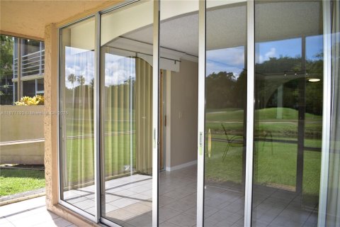 Condominio en venta en Tamarac, Florida, 2 dormitorios, 105.26 m2 № 1928024 - foto 3