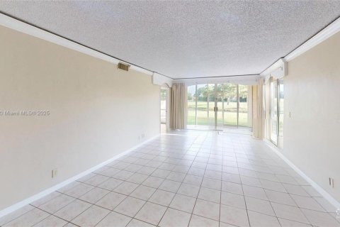 Condominio en venta en Tamarac, Florida, 2 dormitorios, 105.26 m2 № 1928024 - foto 10