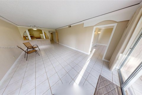 Condominio en venta en Tamarac, Florida, 2 dormitorios, 105.26 m2 № 1928024 - foto 14