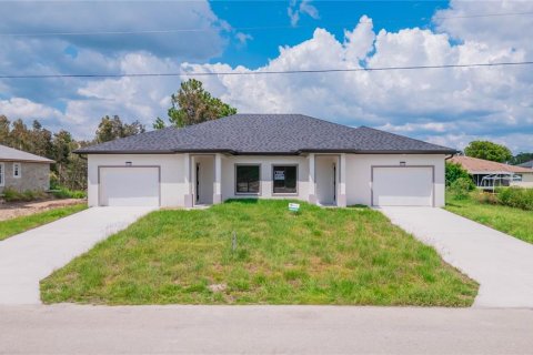 Propiedad comercial en Lehigh Acres, Florida 6 dormitorios, 111.02 m2 № 2107829