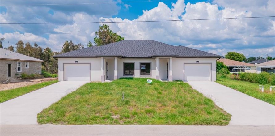Commercial property in Lehigh Acres, Florida 6 bedrooms, 111.02 sq.m. № 2107829