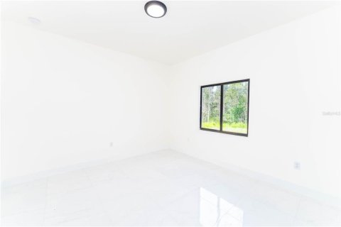 Commercial property in Lehigh Acres, Florida 6 bedrooms, 111.02 sq.m. № 2107829 - photo 8
