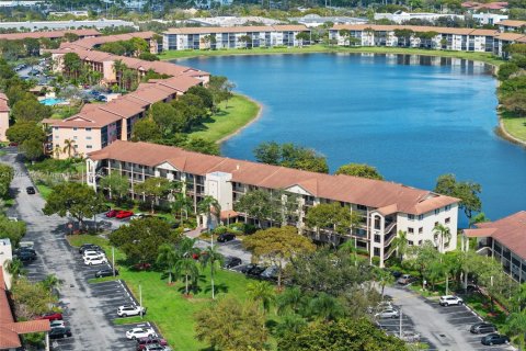 Condo in Pembroke Pines, Florida, 2 bedrooms  № 1874649 - photo 5