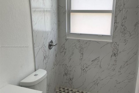 House in West Palm Beach, Florida 2 bedrooms, 80.82 sq.m. № 1811180 - photo 4