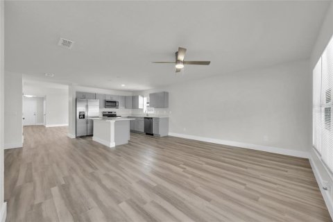 Villa ou maison à vendre à Orlando, Floride: 4 chambres, 179.67 m2 № 2317362 - photo 6