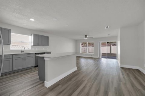 Villa ou maison à vendre à Orlando, Floride: 4 chambres, 179.67 m2 № 2317362 - photo 7
