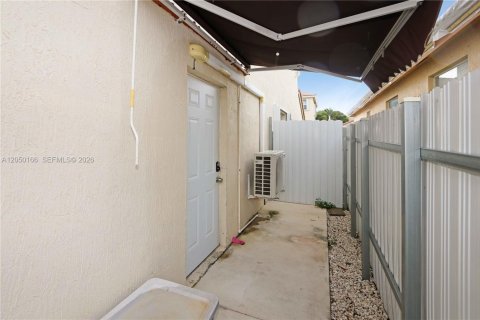 Casa en alquiler en Homestead, Florida, 202.16 m2 № 2268984 - foto 3