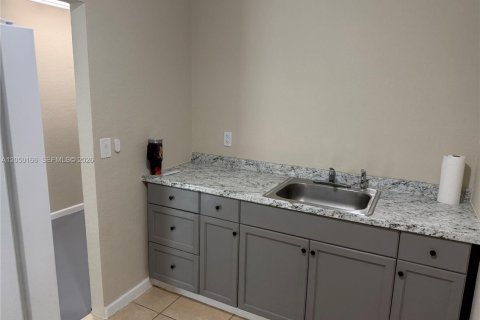 Casa en alquiler en Homestead, Florida, 202.16 m2 № 2268984 - foto 6