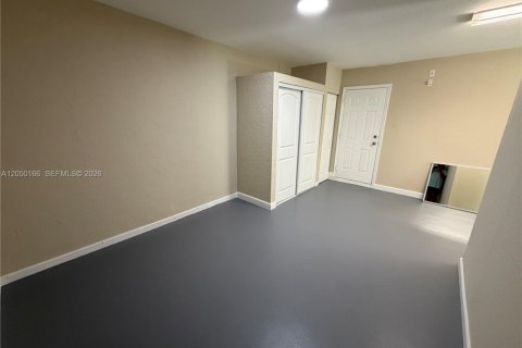 Casa en alquiler en Homestead, Florida, 202.16 m2 № 2268984 - foto 8