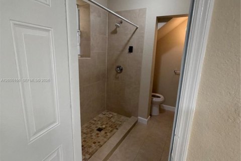 Casa en alquiler en Homestead, Florida, 202.16 m2 № 2268984 - foto 10