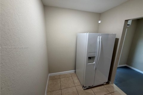 Casa en alquiler en Homestead, Florida, 202.16 m2 № 2268984 - foto 5