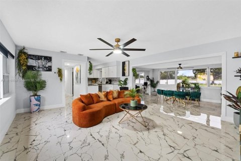 Casa en venta en Orlando, Florida, 4 dormitorios № 1770566 - foto 9
